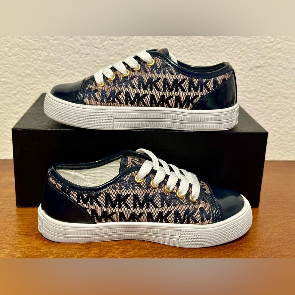 Michael kors girls tennis shoes Sz 10